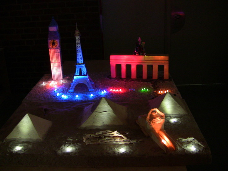 Ein Kunstprojekt namens SPEBB mit Leuchten (LED)