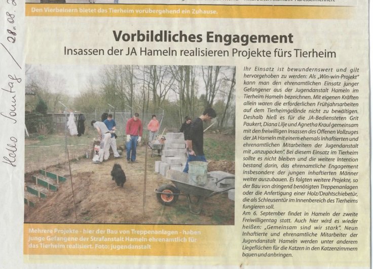 Ein Zeitungsartikel über das gemeinnützige Engagement von Gefangenen