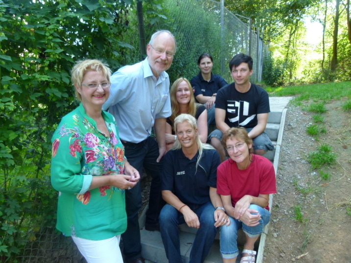 Ein Gruppenbild mit Personen vom Tierheim Arbeitseinsatz